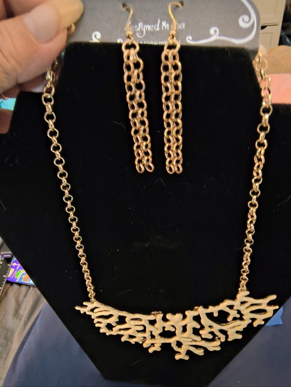 Fabulous NOS Cream Coral Branch Statement Necklace Earrings Set Gold Tone - Picture 9 of 9